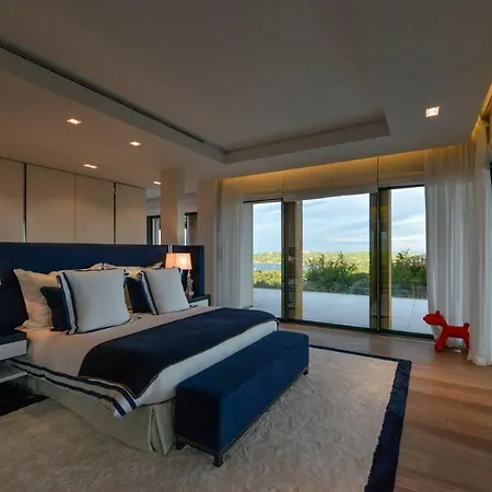 High Class With Magnifique Sea View And No Neighbors Arround Saint-Tropez